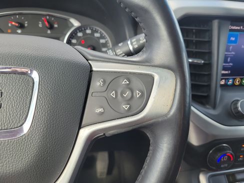 Used 2020 GMC Acadia SLE image 19