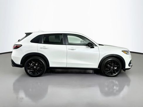 Certified 2025 Honda HR-V Sport image 9