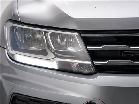 Used 2019 Volkswagen Tiguan S image 14