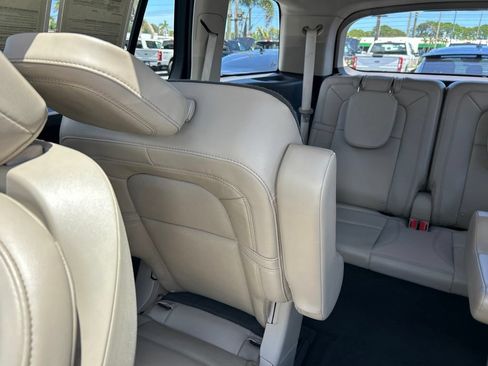 Used 2023 Lincoln Aviator Reserve w/ Equipment Group 201A AWD/4WD image 12
