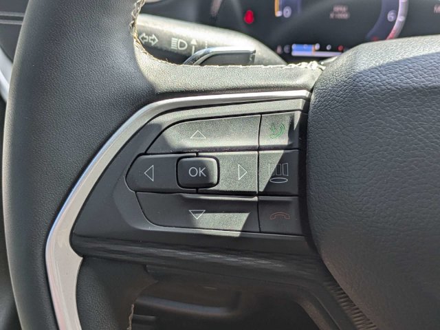 Used 2023 Jeep Grand Cherokee Altitude RWD image 28
