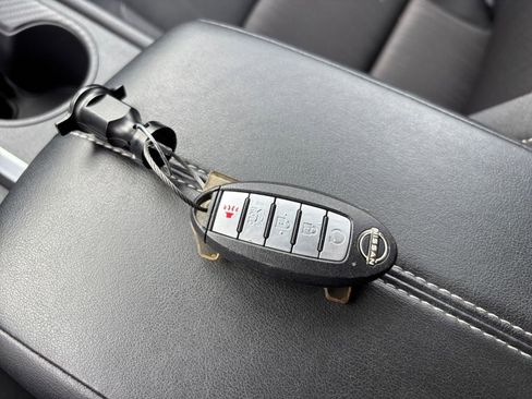 Used 2025 Nissan Altima 2.5 SV FWD image 24