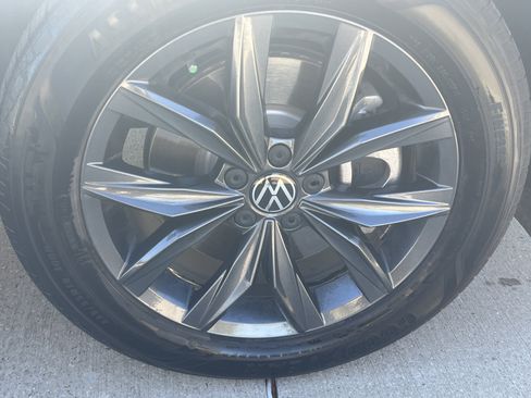 Certified 2023 Volkswagen Tiguan SE image 12