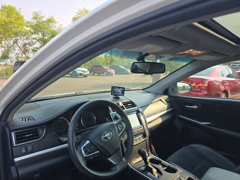 Used 2017 Toyota Camry XSE w/ Moonroof Package FWD image 8