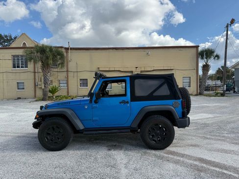 Used 2015 Jeep Wrangler Sport AWD/4WD image 5