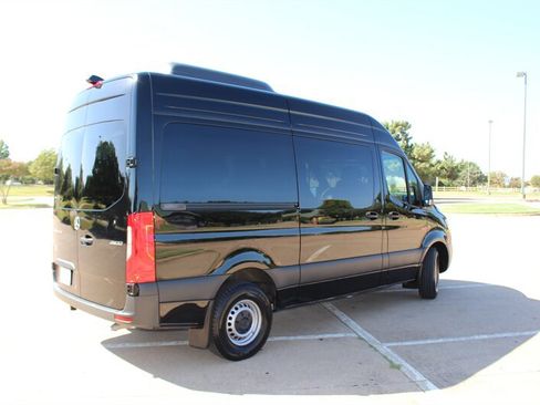 Used 2024 Mercedes-Benz Sprinter 2500 image 4