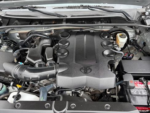 Used 2016 Toyota 4Runner SR5 RWD image 31