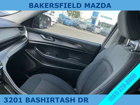 Used 2023 Jeep Grand Cherokee L Laredo image 21