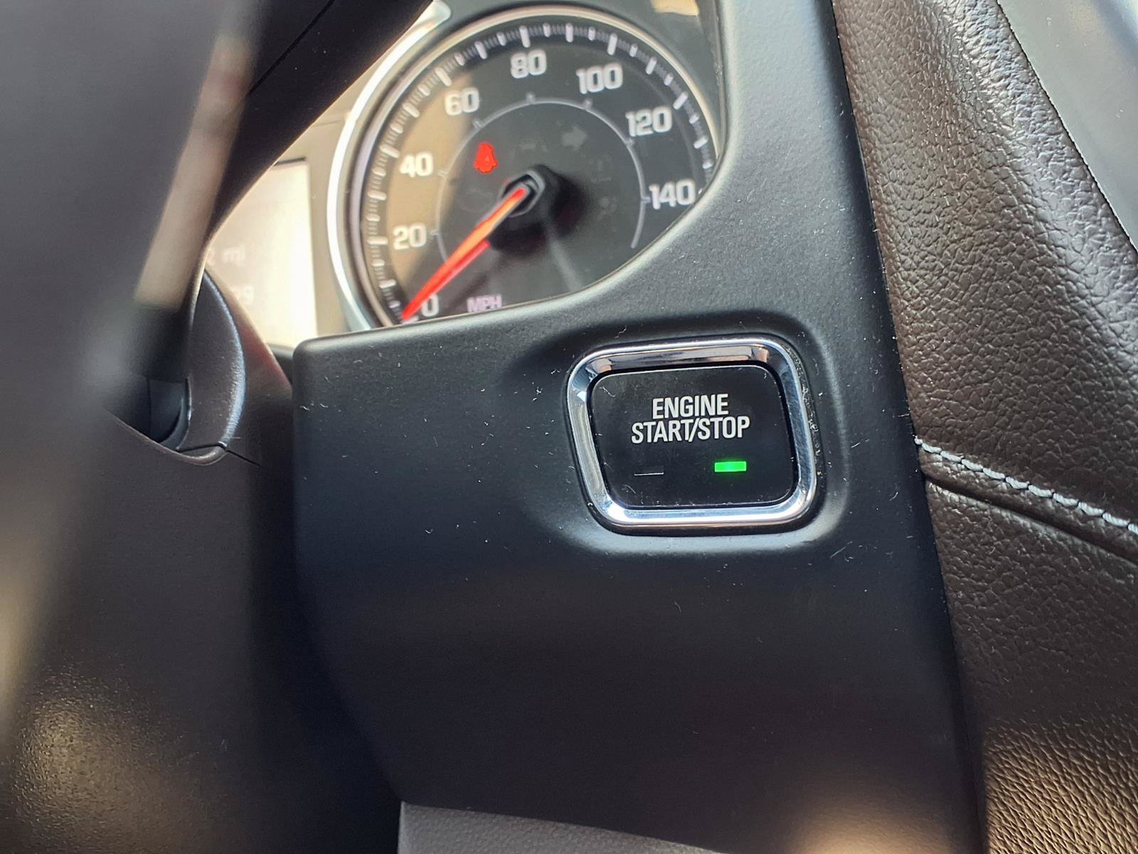 Used 2022 GMC Acadia SLT w/ Preferred Package FWD image 12