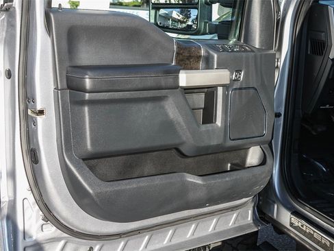 Used 2022 Ford F350 Lariat w/ Black Appearance Package image 26