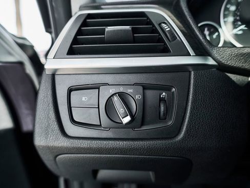 Used 2018 BMW 320i Sedan RWD image 28