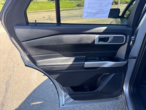 Certified 2023 Ford Explorer XLT w/ Equipment Group 202A AWD/4WD image 27