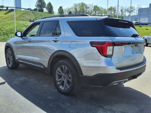 Used 2025 Ford Explorer Active w/ Active Comfort Package AWD/4WD image 4