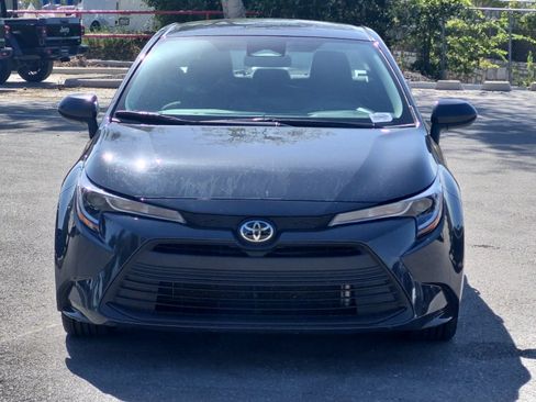 Certified 2025 Toyota Corolla LE FWD image 8