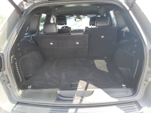 Used 2020 Jeep Grand Cherokee Altitude RWD image 9