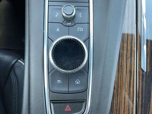 Used 2022 Cadillac Escalade Premium Luxury AWD/4WD image 31