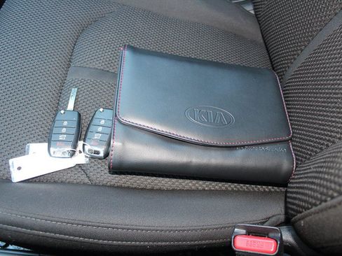 Used 2020 Kia Optima LX FWD image 13
