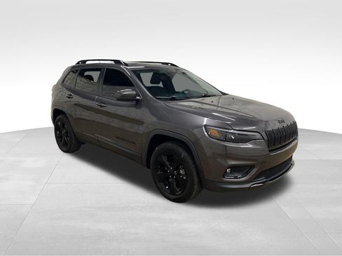 Used 2019 Jeep Cherokee Latitude Plus AWD/4WD image 2