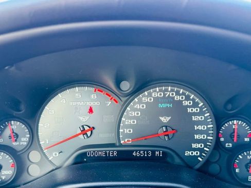 Used 2004 Chevrolet Corvette 2D Coupe w/ Roof Package image 20