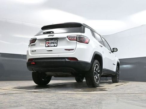 Used 2025 Jeep Compass Trailhawk image 50