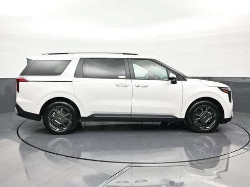 Used 2026 Kia Carnival EX FWD image 6