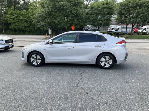 Used 2019 Hyundai Ioniq Blue FWD image 8