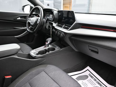 Certified 2024 Chevrolet Trax RS w/ Driver Confidence Package FWD image 25