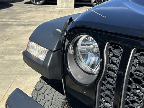 Used 2023 Jeep Gladiator Rubicon w/ Cold Weather Group image 15