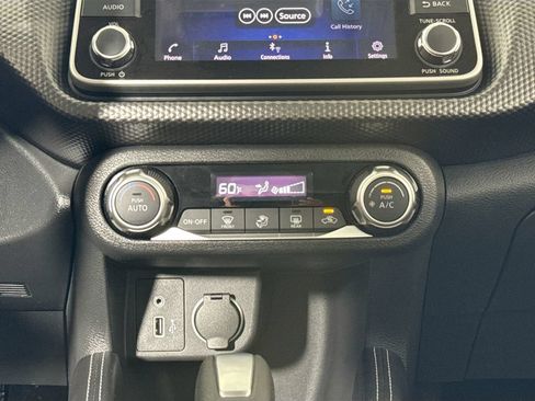 Used 2018 Nissan Kicks SV FWD image 15