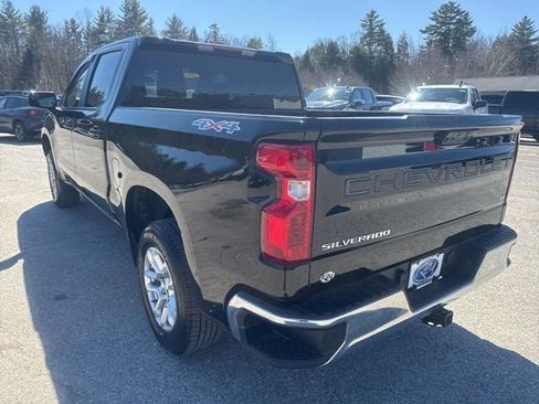 Used 2023 Chevrolet Silverado 1500 LT AWD/4WD image 4