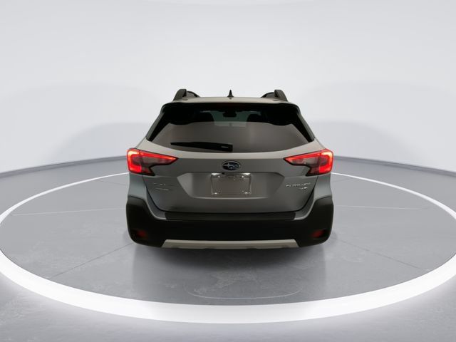 Used 2025 Subaru Outback Limited XT AWD/4WD image 3