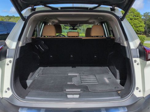 Used 2023 Nissan Rogue Platinum w/ Platinum Premium Package FWD image 12