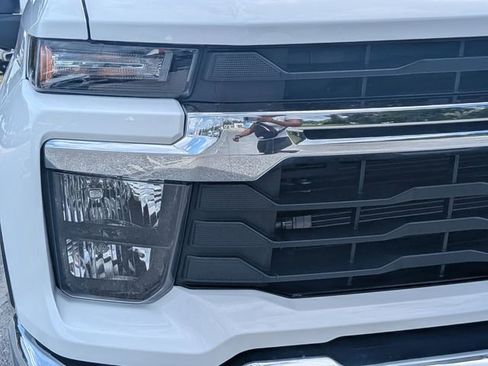 Used 2025 Chevrolet Silverado 2500 LT w/ Convenience Package image 10