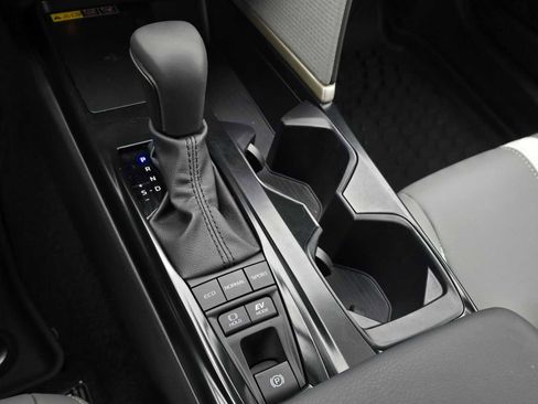 Certified 2025 Toyota Camry SE image 25