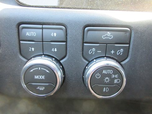 New 2026 GMC Sierra 3500 SLE w/ SLE Value Package AWD/4WD image 16