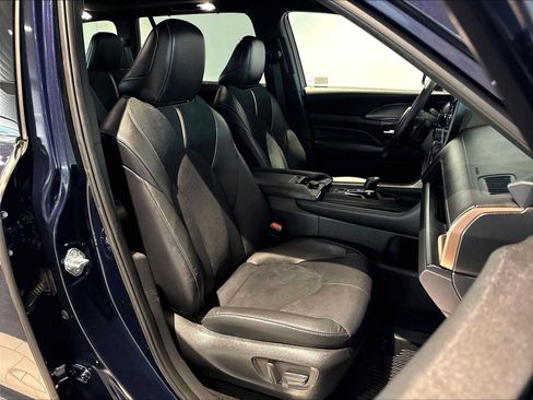 Used 2025 Toyota Grand Highlander AWD Hybrid image 22