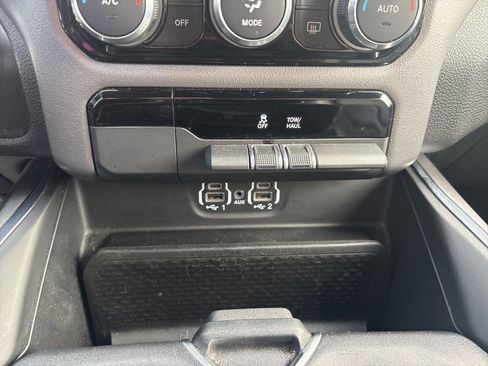 Used 2024 RAM 1500 Laramie image 37