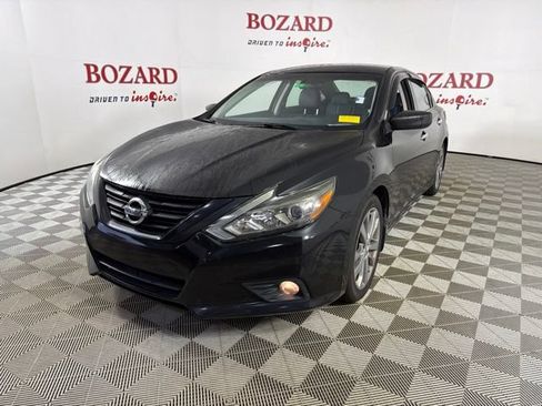 Used 2018 Nissan Altima 2.5 SR w/ SR Midnight Edition FWD image 4