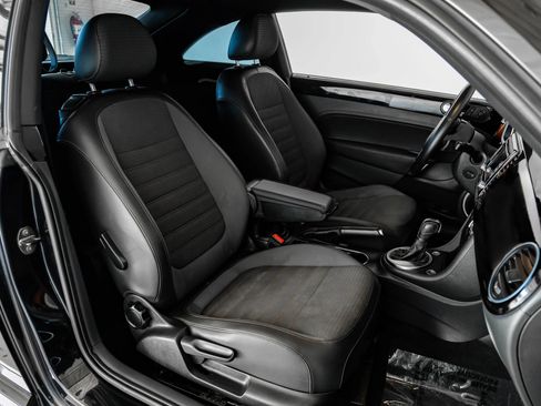 Used 2013 Volkswagen Beetle 2.0T image 32