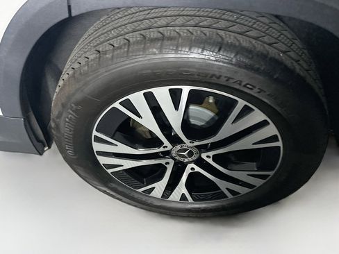 Used 2025 Mercedes-Benz GLA 250 4MATIC image 11