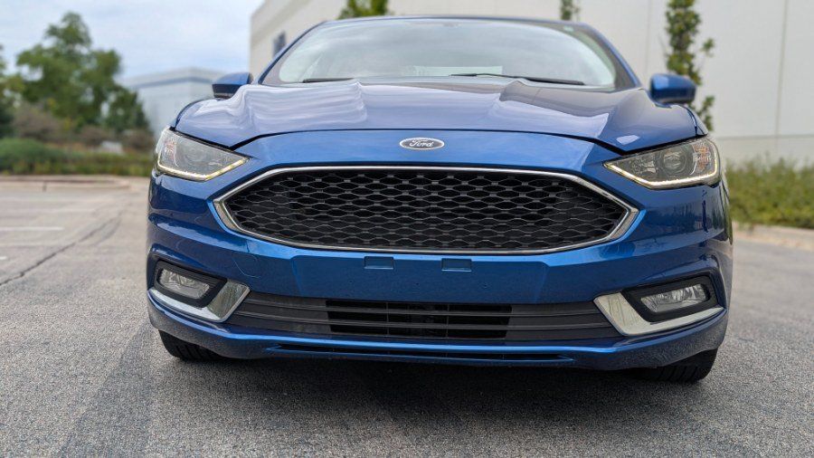 Used 2018 Ford Fusion SE w/ Equipment Group 201A FWD image 11