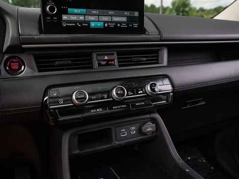Used 2023 Honda Pilot Touring image 27