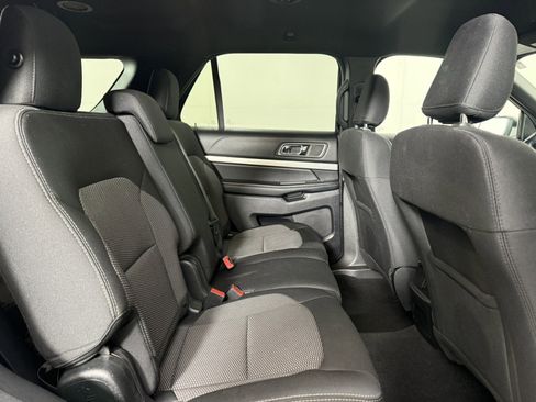 Used 2019 Ford Explorer XLT w/ Equipment Group 201A image 13
