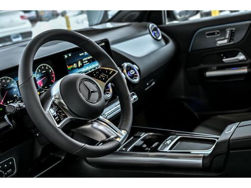 New 2026 Mercedes-Benz GLA 250 GLA 250 4MATIC image 10