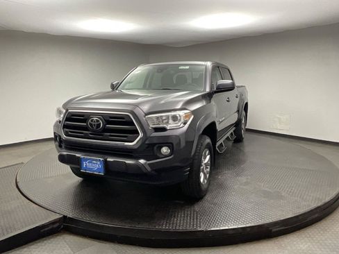 Used 2019 Toyota Tacoma SR5 AWD/4WD image 3