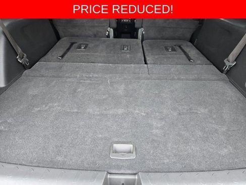Used 2022 Chevrolet Traverse LT FWD image 34