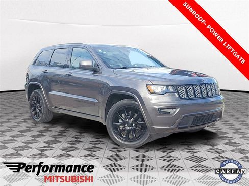 Used 2017 Jeep Grand Cherokee Altitude image 1