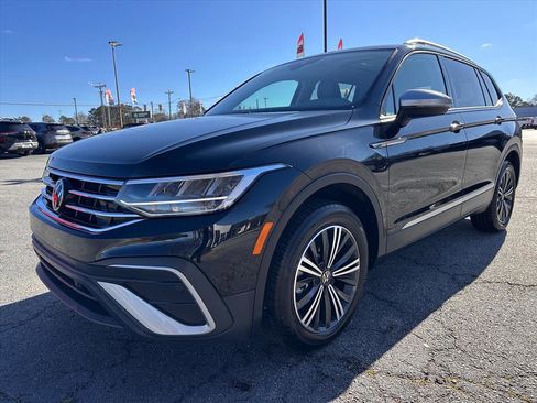 Used 2024 Volkswagen Tiguan Wolfsburg Edition image 7