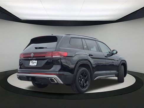 New 2026 Volkswagen Atlas Peak Edition image 7