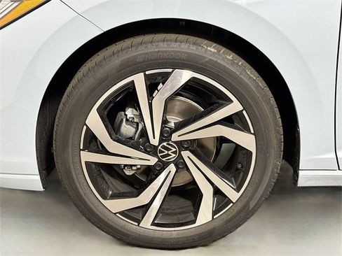 New 2025 Volkswagen Jetta SEL image 19